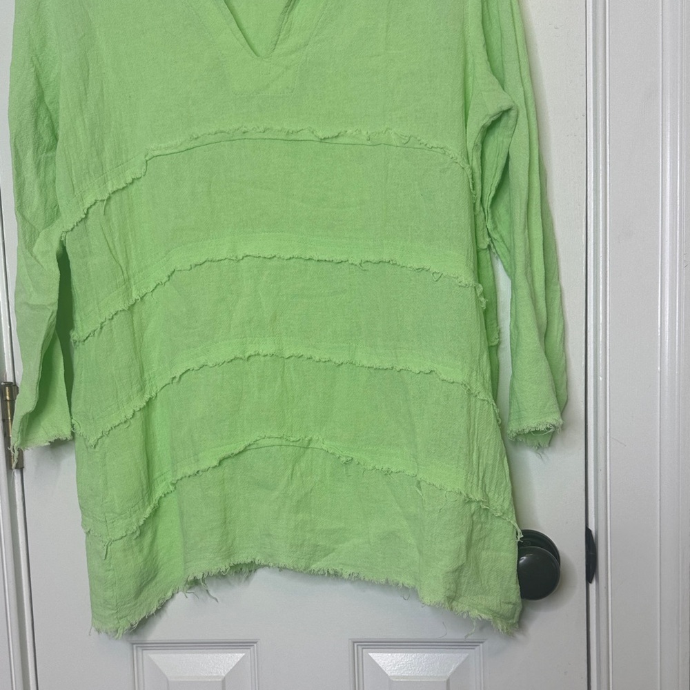 Lulu-B 100% Cotton Light Green Sharkbite Raw Hem Top M - Picture 6 of 7